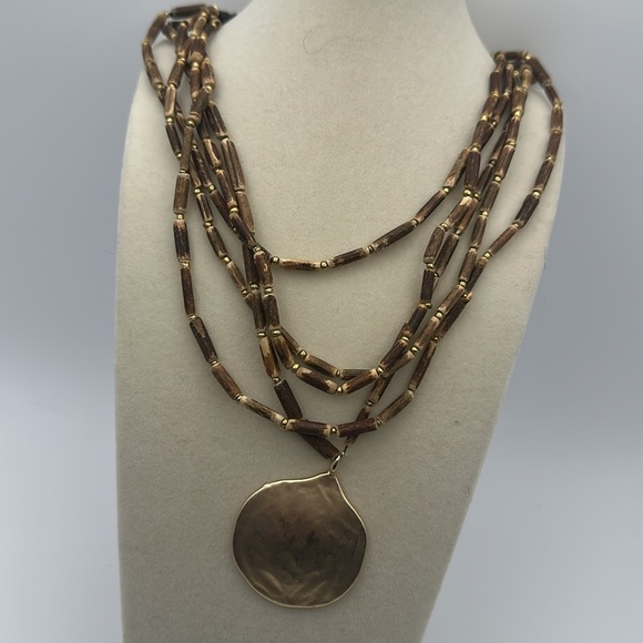 New J Jill adjustable beaded necklace with gold color pendant - Picture 4 of 6